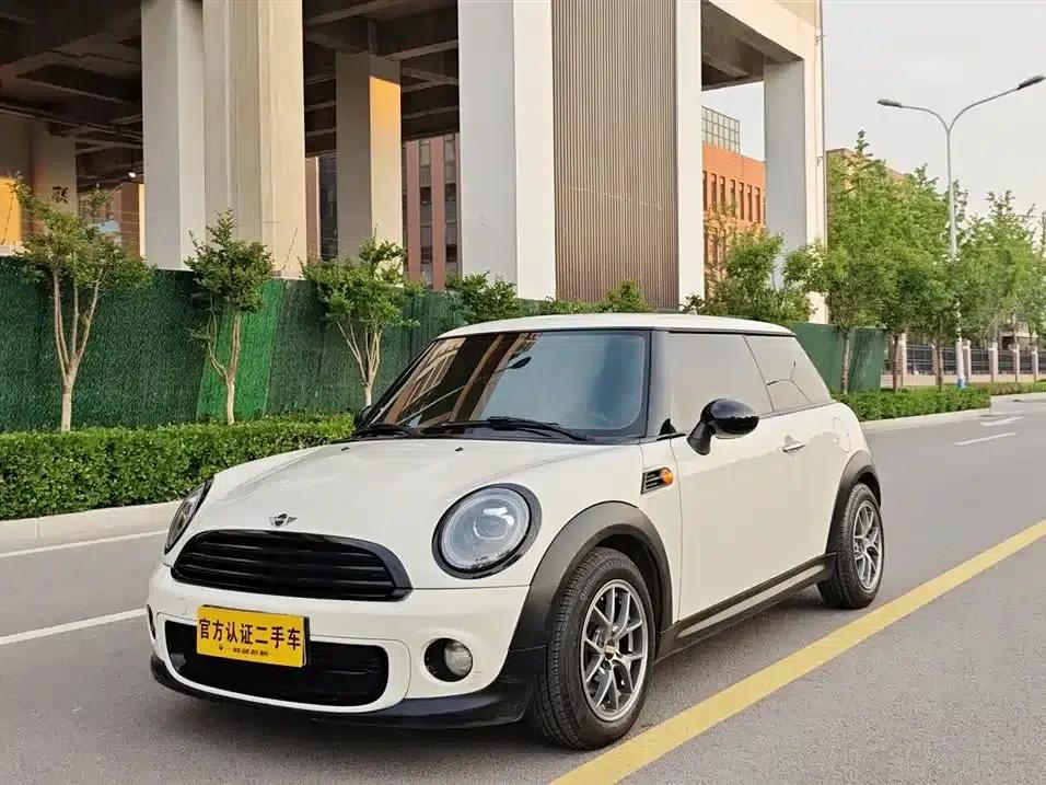 MINI 2013 1.6L ONE Limited Edition - First Model — миниатюра 1