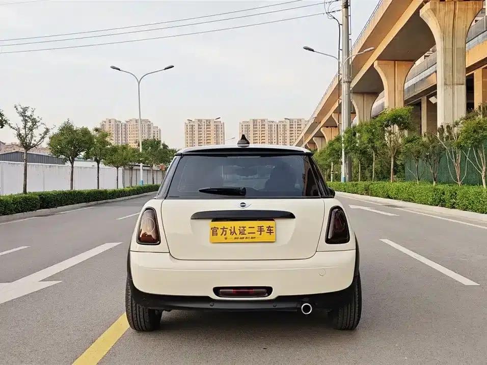 MINI 2013 1.6L ONE Limited Edition - First Model — миниатюра 13