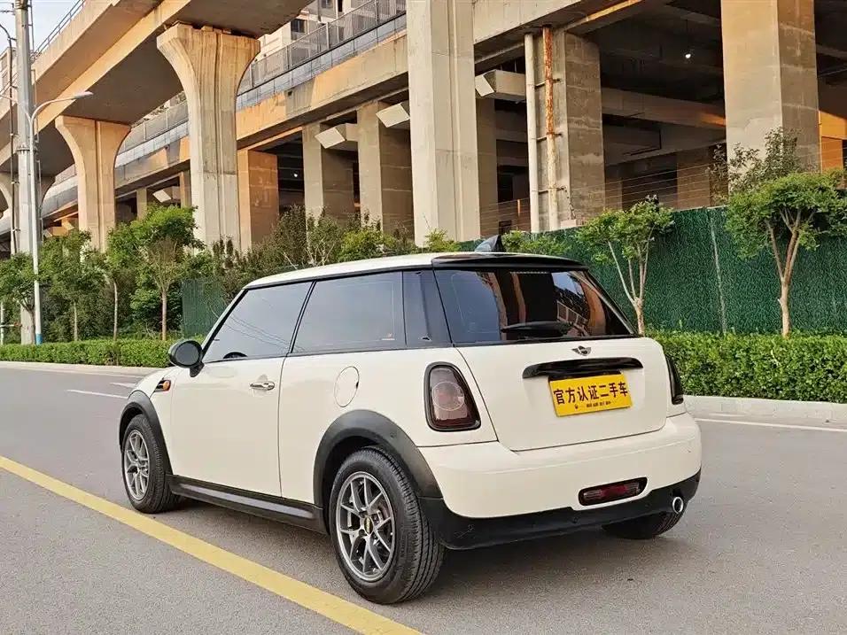 MINI 2013 1.6L ONE Limited Edition - First Model — миниатюра 4
