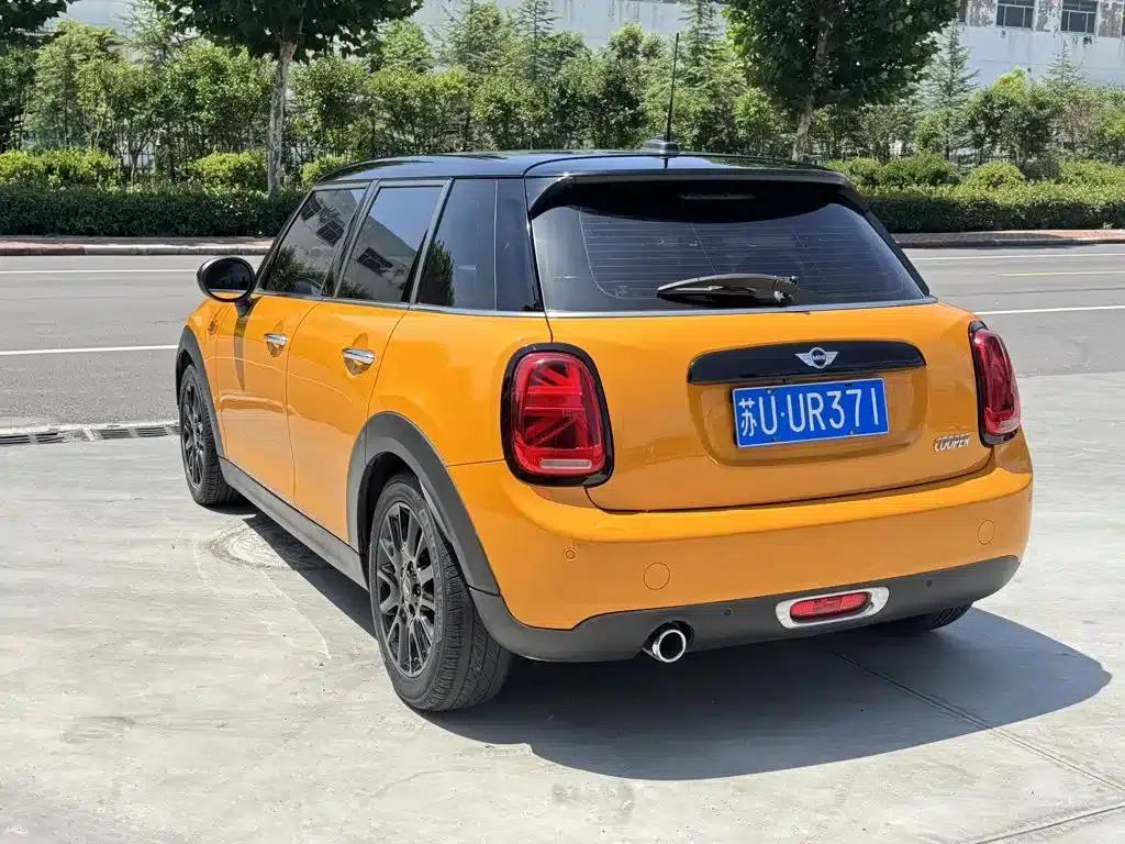 2016 MINI 1.5T COOPER SEVEN 5-Door — миниатюра 6