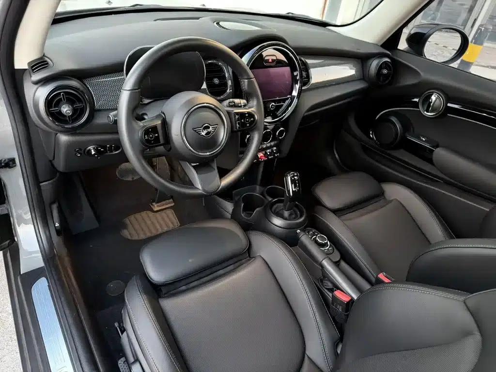MINI 2022 Facelift 1.5T COOPER Classic — миниатюра 4