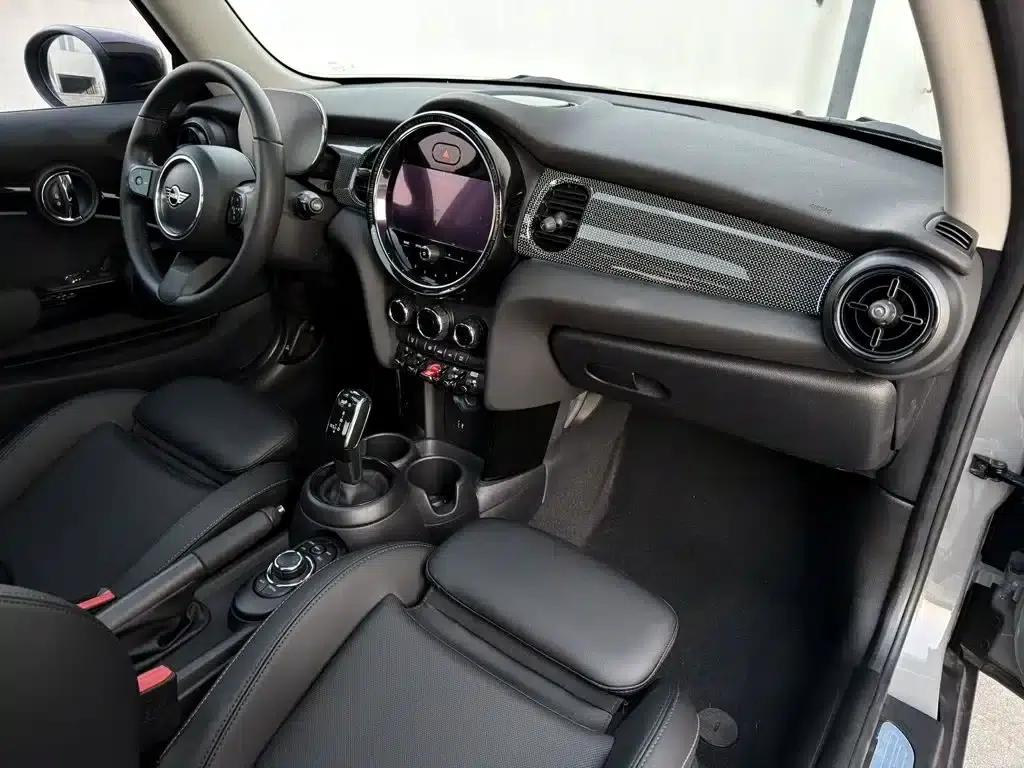 MINI 2022 Facelift 1.5T COOPER Classic — миниатюра 6