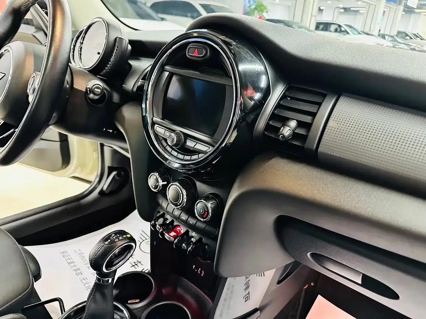 2016 MINI 1.5T COOPER — миниатюра 16
