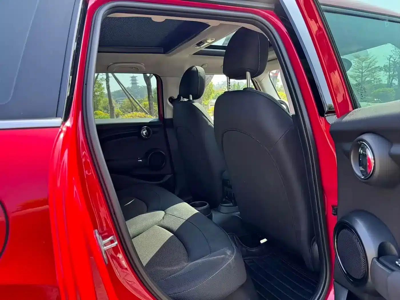 2018 MINI 1.5T ONE 5-Door Edition — миниатюра 11