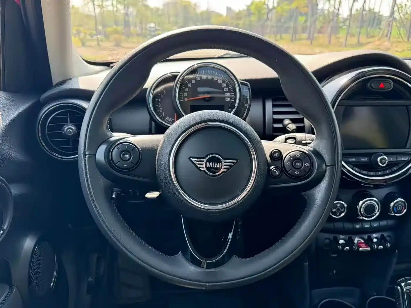 2018 MINI 1.5T ONE 5-Door Edition — миниатюра 14