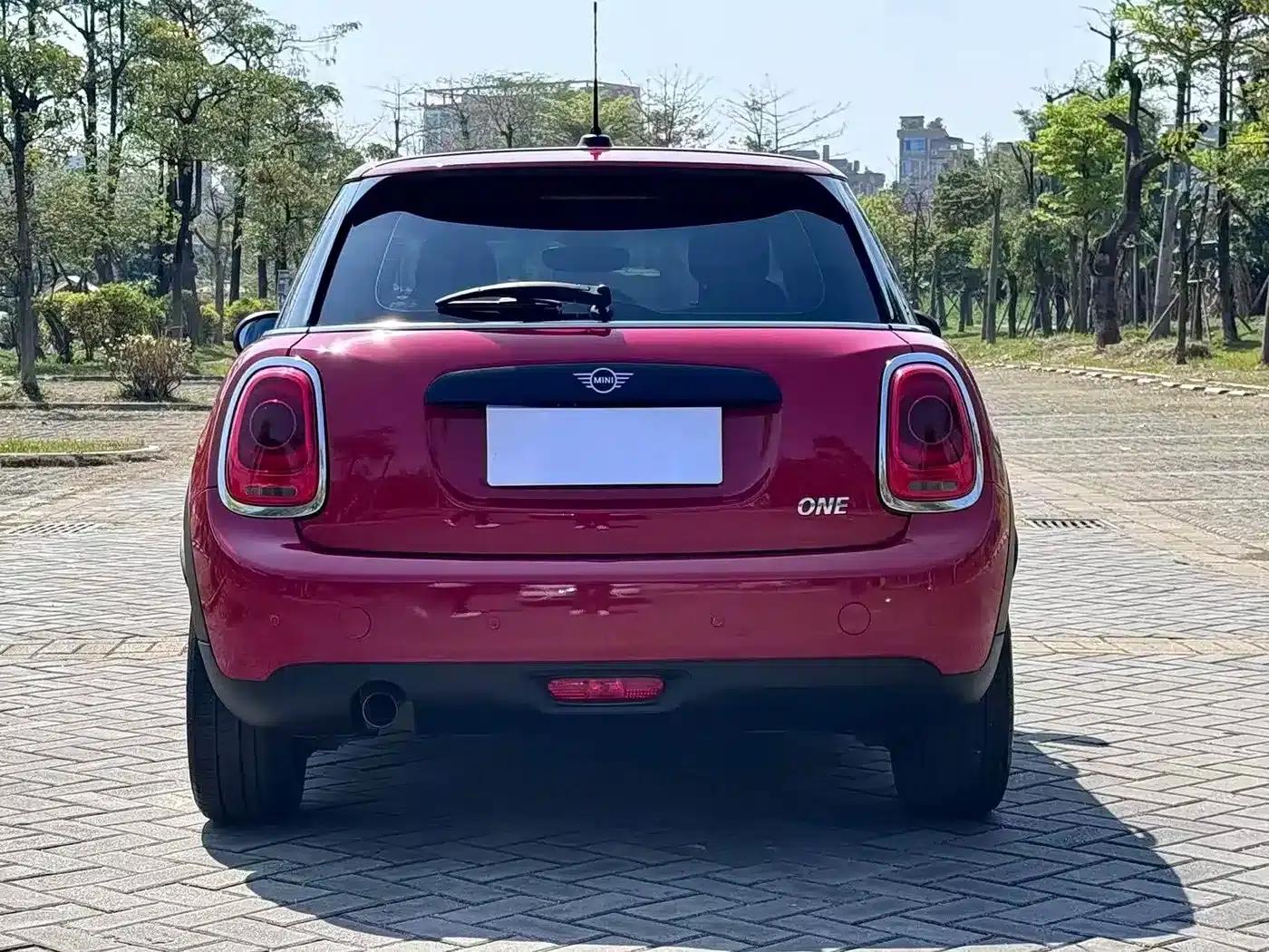 2018 MINI 1.5T ONE 5-Door Edition — миниатюра 6