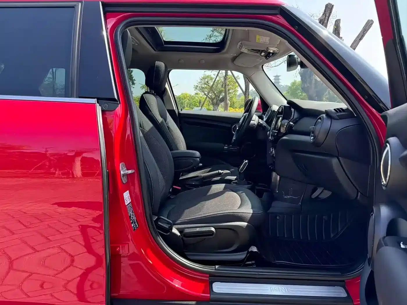 2018 MINI 1.5T ONE 5-Door Edition — миниатюра 10