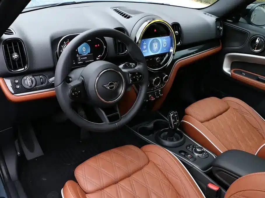 2023 MINI COUNTRYMAN Facelift 2.0T COOPER S ALL4 Connoisseur — миниатюра 12