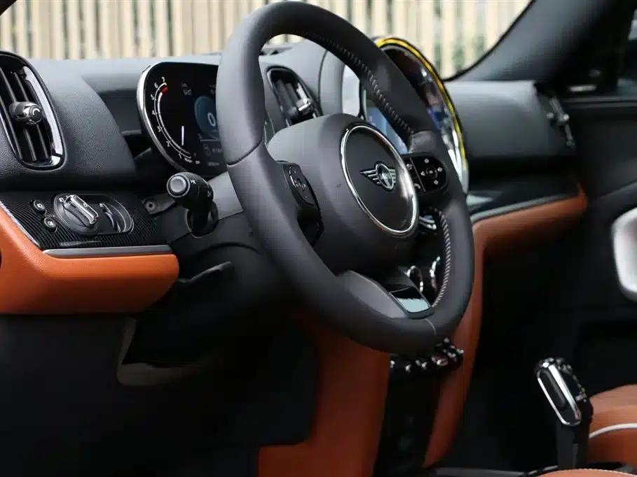 2023 MINI COUNTRYMAN Facelift 2.0T COOPER S ALL4 Connoisseur — миниатюра 14