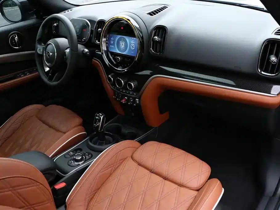 2023 MINI COUNTRYMAN Facelift 2.0T COOPER S ALL4 Connoisseur — миниатюра 16