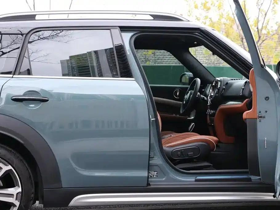2023 MINI COUNTRYMAN Facelift 2.0T COOPER S ALL4 Connoisseur — миниатюра 17