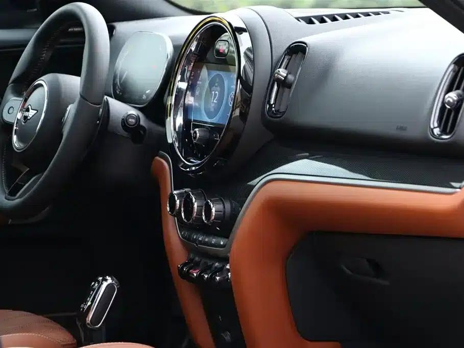 2023 MINI COUNTRYMAN Facelift 2.0T COOPER S ALL4 Connoisseur — миниатюра 19