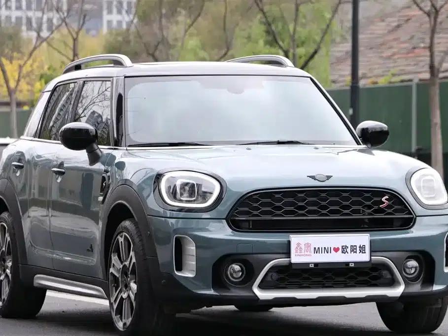 2023 MINI COUNTRYMAN Facelift 2.0T COOPER S ALL4 Connoisseur — миниатюра 3
