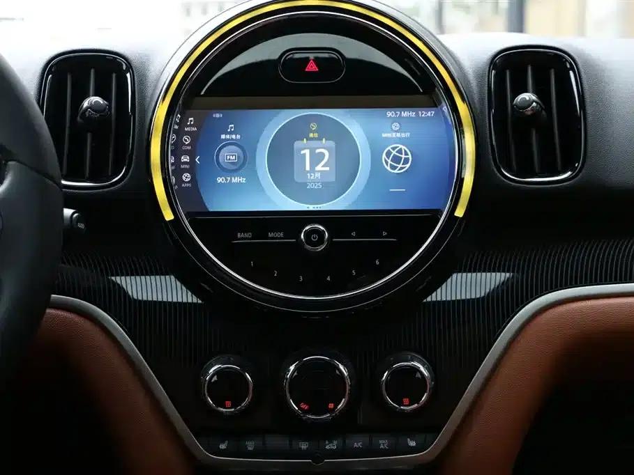 2023 MINI COUNTRYMAN Facelift 2.0T COOPER S ALL4 Connoisseur — миниатюра 25