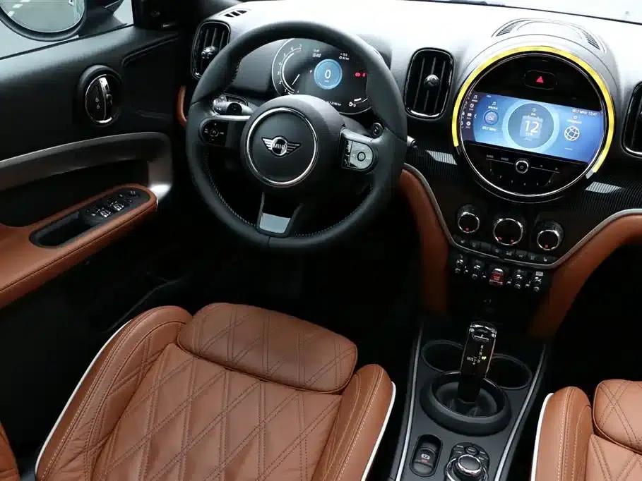 2023 MINI COUNTRYMAN Facelift 2.0T COOPER S ALL4 Connoisseur — миниатюра 27