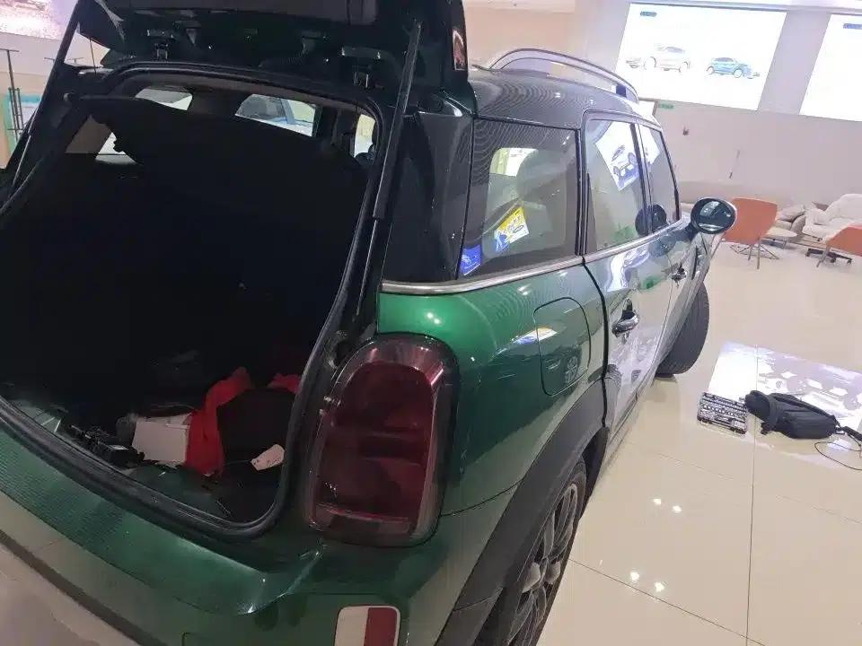 2022 MINI COUNTRYMAN Facelift 1.5T COOPER ALL4 Connoisseur — миниатюра 5