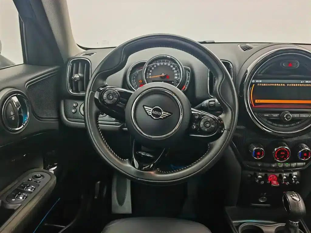 2017 MINI COUNTRYMAN 2.0T COOPER S ALL4 — миниатюра 11