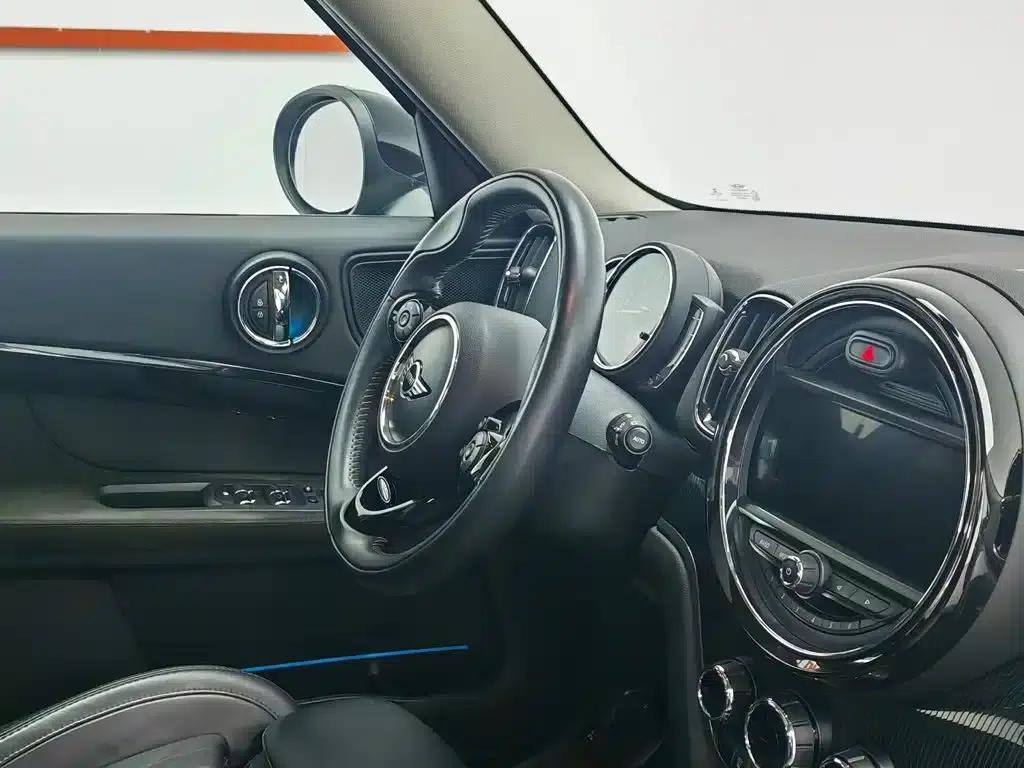 2017 MINI COUNTRYMAN 2.0T COOPER S ALL4 — миниатюра 22