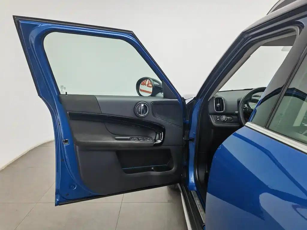 2017 MINI COUNTRYMAN 2.0T COOPER S ALL4 — миниатюра 8