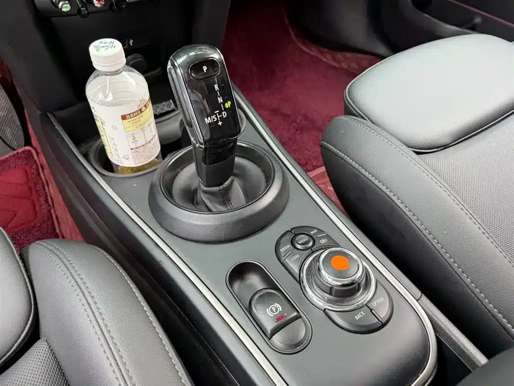 2021 MINI COUNTRYMAN 1.5T COOPER ALL4 — миниатюра 9