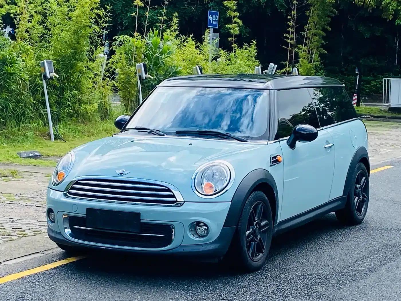 2011 MINI CLUBMAN 1.6L COOPER Fun — миниатюра 1