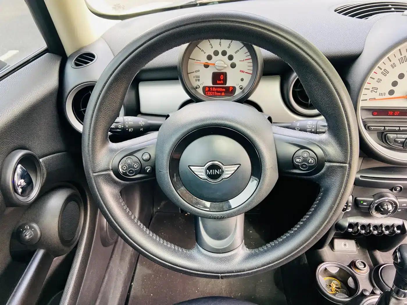 2011 MINI CLUBMAN 1.6L COOPER Fun — миниатюра 9