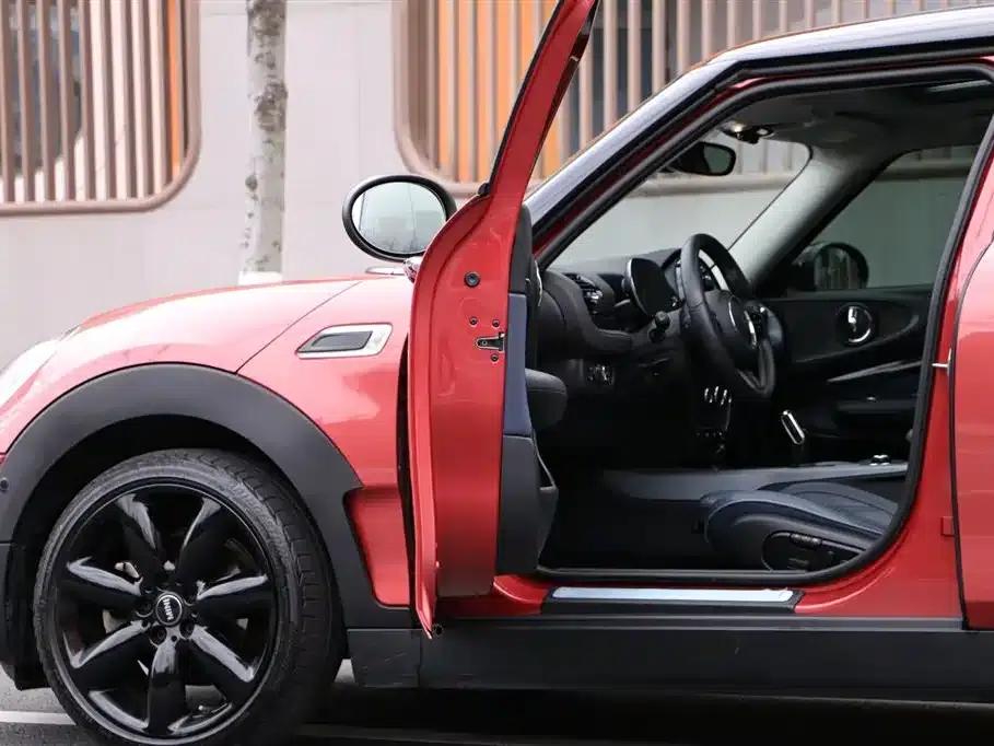 2022 MINI CLUBMAN 1.5T COOPER Connoisseur — миниатюра 22