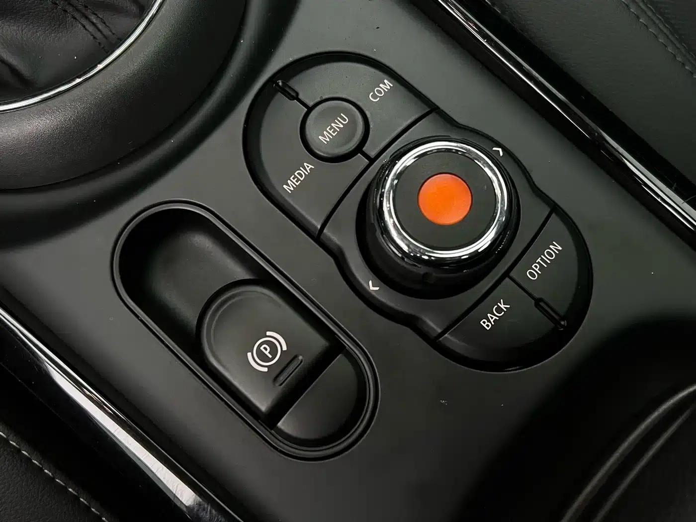 2019 MINI CLUBMAN 1.5T COOPER — миниатюра 16