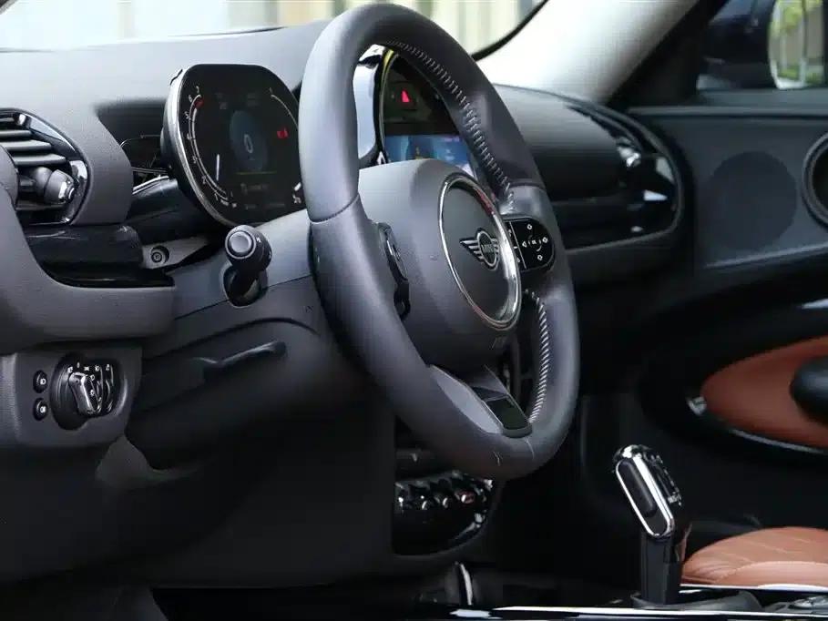 2022 MINI CLUBMAN Facelift 1.5T COOPER Connoisseur — миниатюра 18