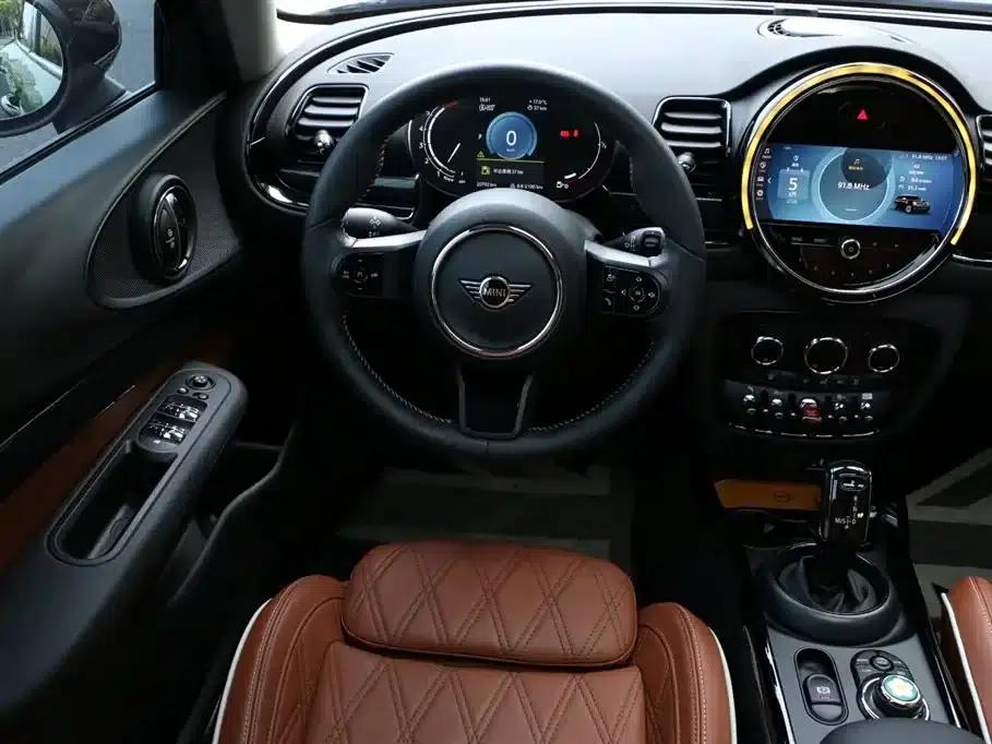 2022 MINI CLUBMAN Facelift 1.5T COOPER Connoisseur — миниатюра 22
