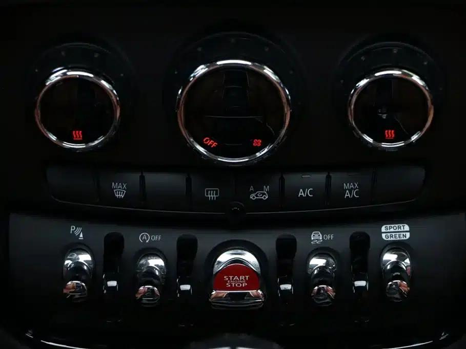 2022 MINI CLUBMAN Facelift 1.5T COOPER Connoisseur — миниатюра 25