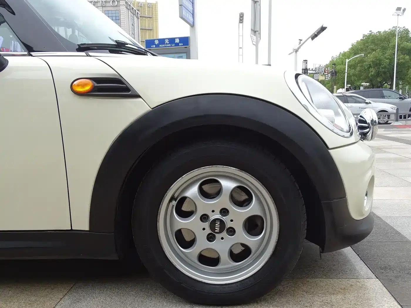MINI CLUBMAN 2013 1.6L COOPER Bond Street — миниатюра 11