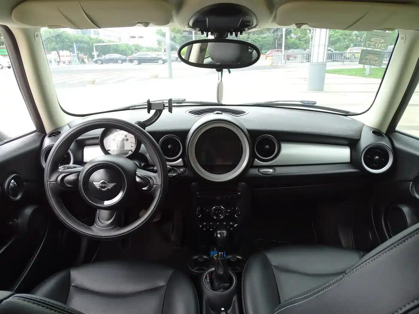 MINI CLUBMAN 2013 1.6L COOPER Bond Street — миниатюра 39