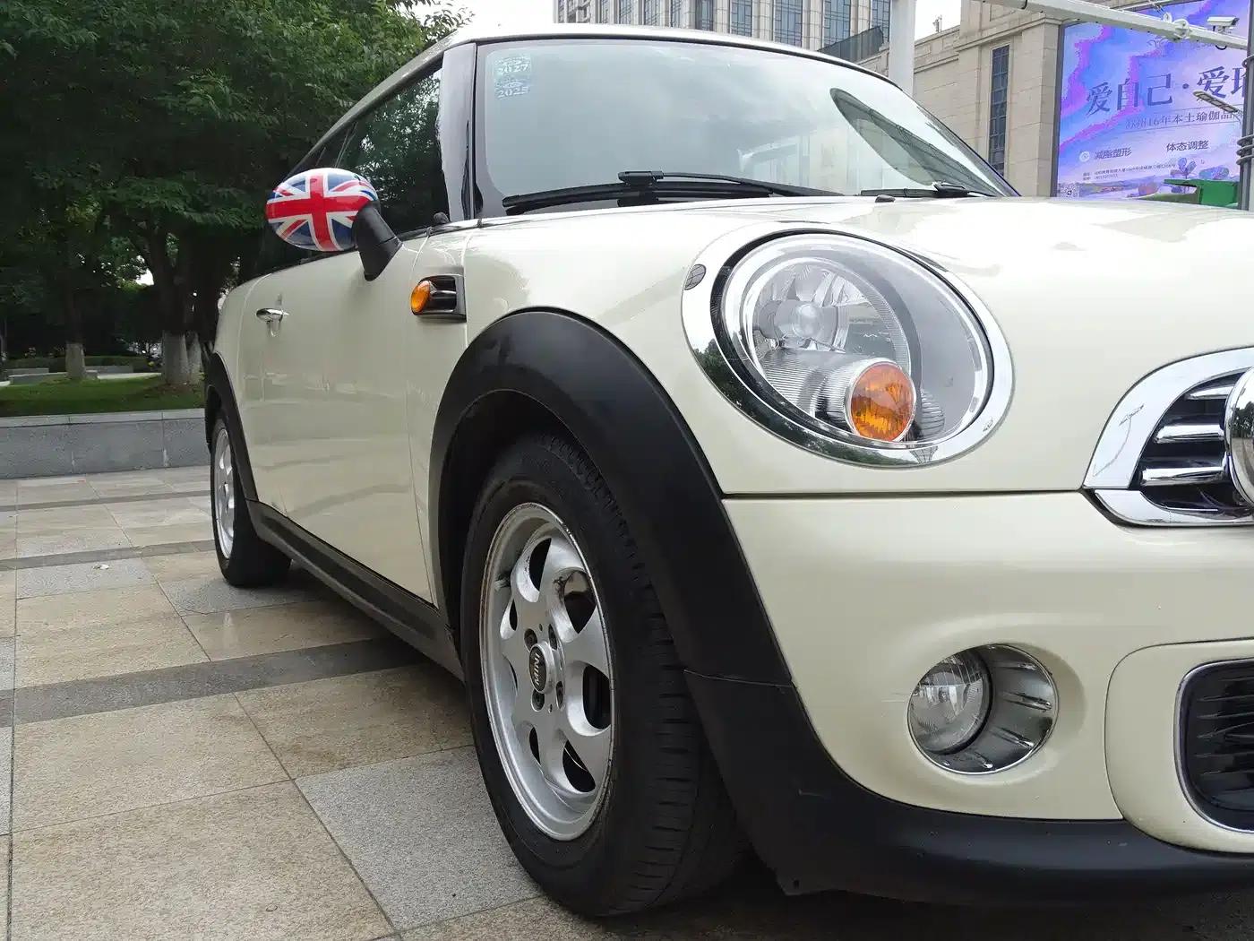 MINI CLUBMAN 2013 1.6L COOPER Bond Street — миниатюра 10