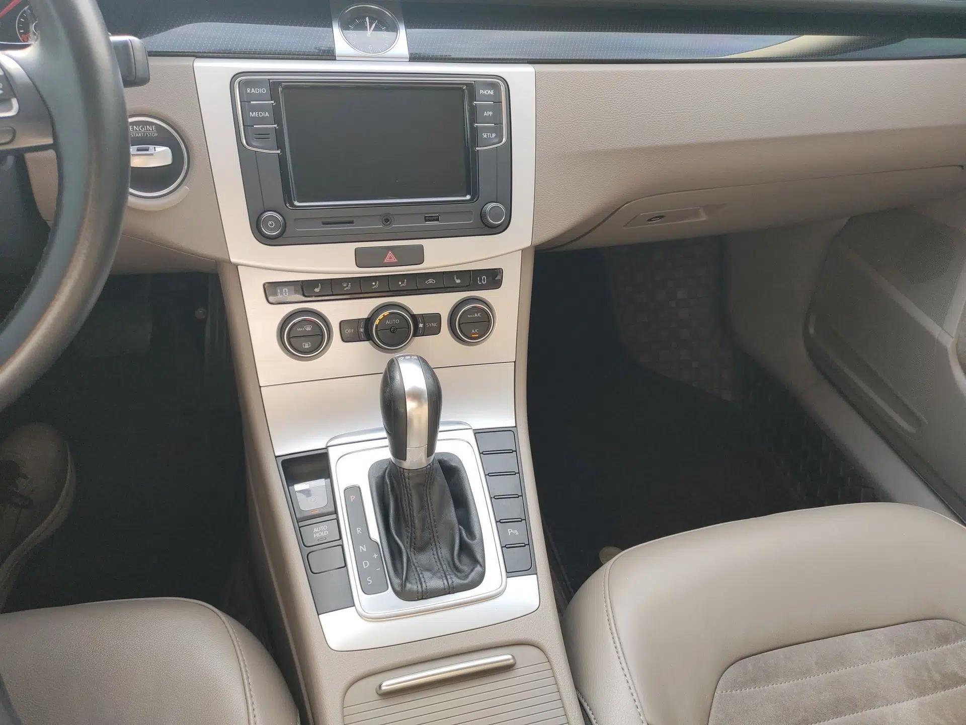 Volkswagen Magotan 2015 1.8TSI Luxury Model — миниатюра 9