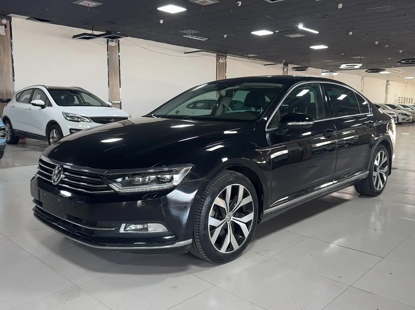 Volkswagen Magotan 2018 330TSI DSG Luxury Model — миниатюра 1