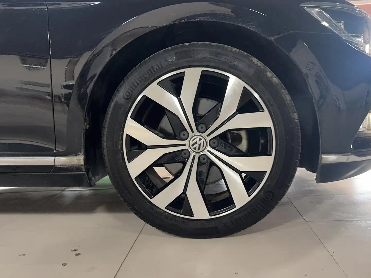 Volkswagen Magotan 2018 330TSI DSG Luxury Model — миниатюра 12