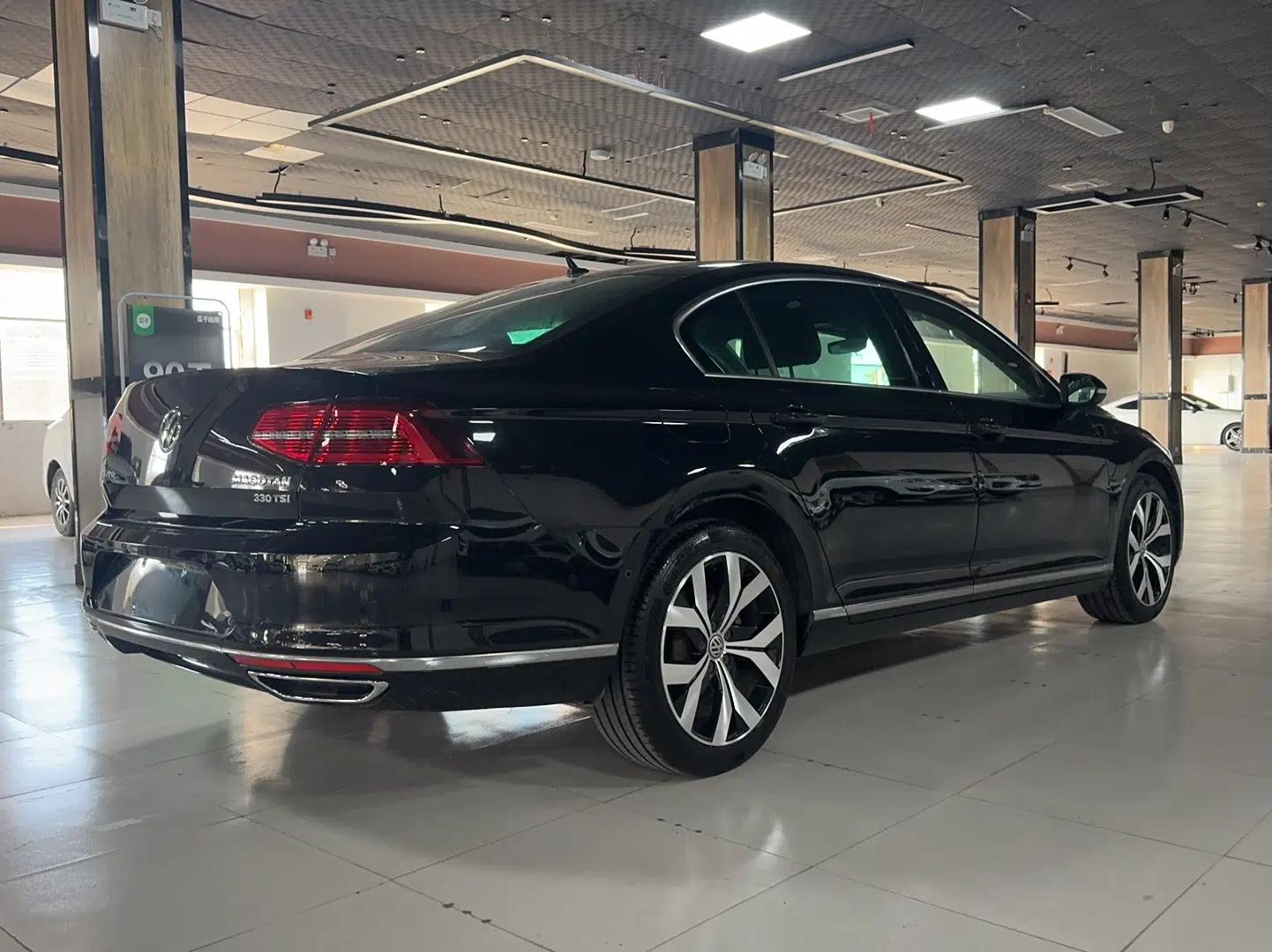 Volkswagen Magotan 2018 330TSI DSG Luxury Model — миниатюра 15