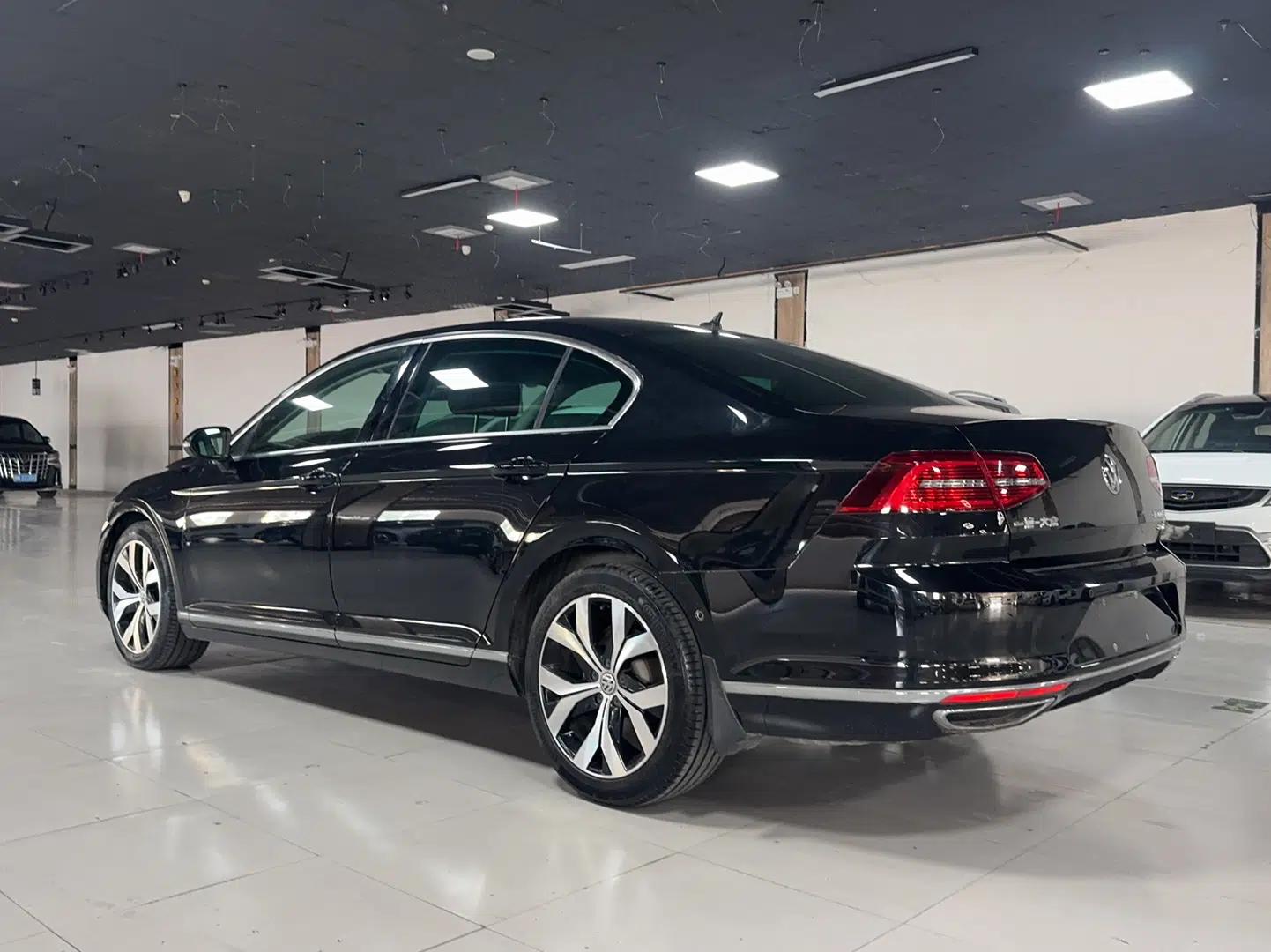 Volkswagen Magotan 2018 330TSI DSG Luxury Model — миниатюра 17