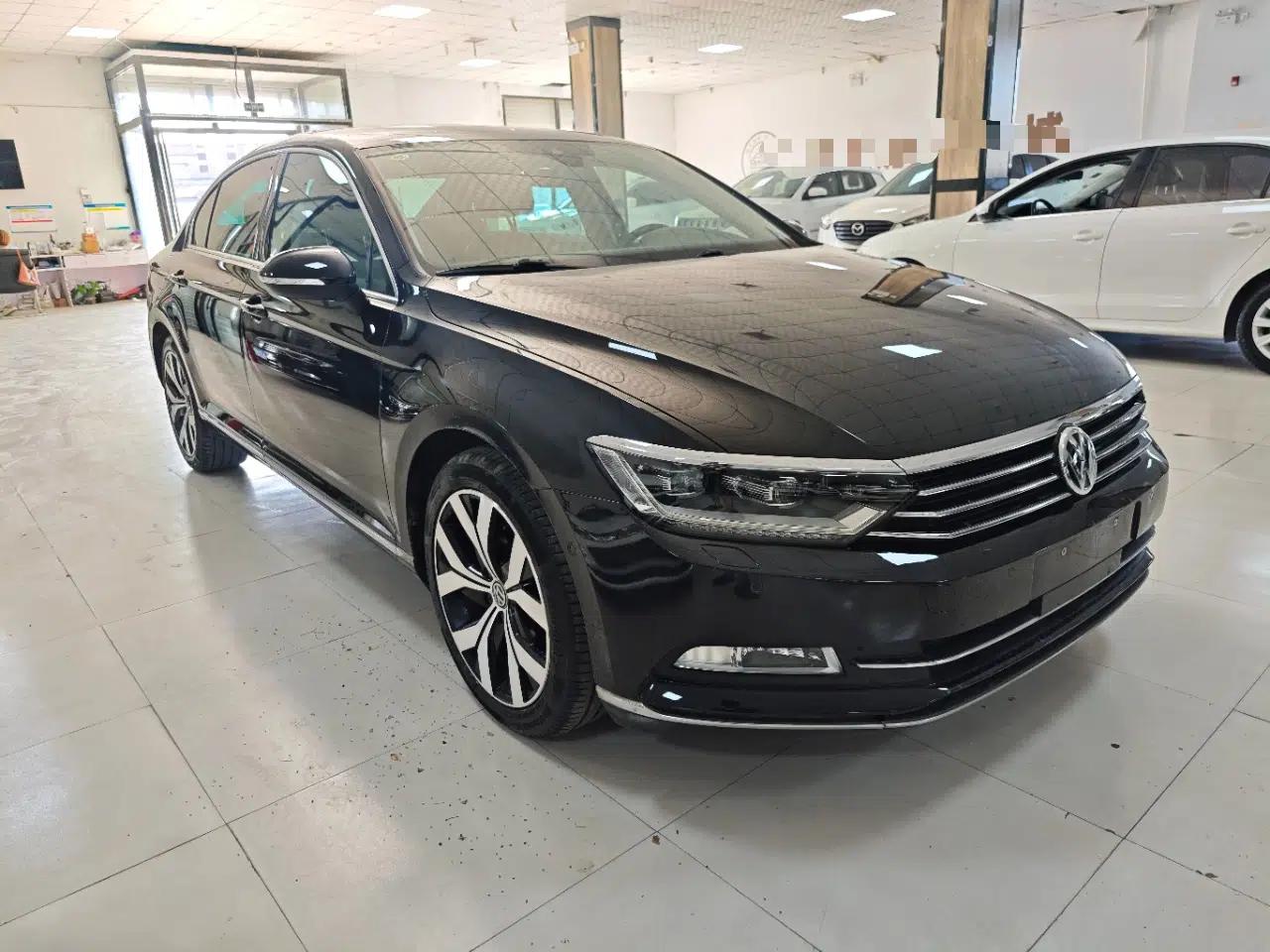 Volkswagen Magotan 2018 330TSI DSG Luxury Model — миниатюра 3