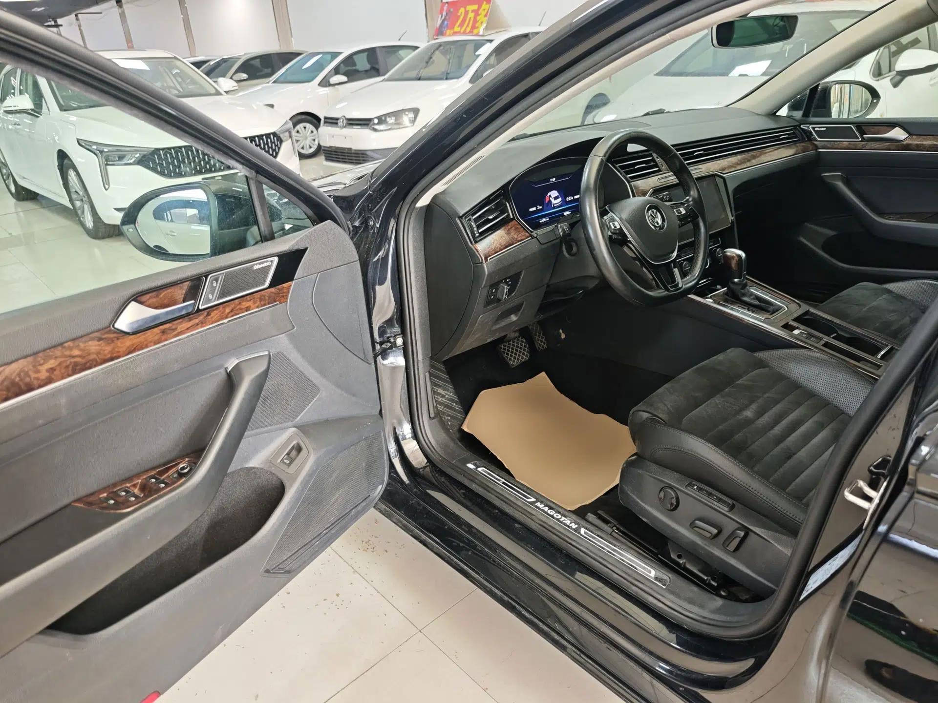 Volkswagen Magotan 2018 330TSI DSG Luxury Model — миниатюра 25