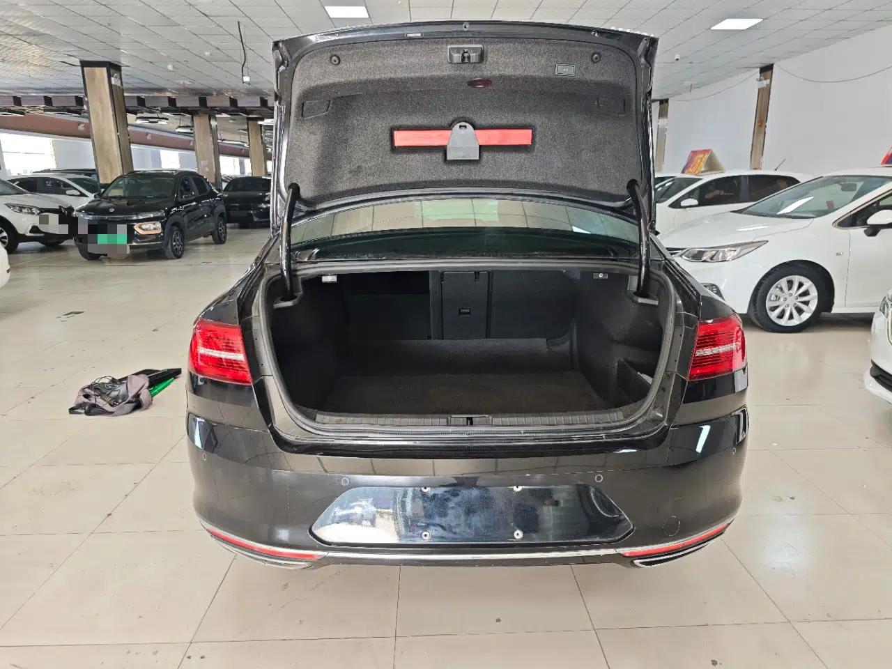 Volkswagen Magotan 2018 330TSI DSG Luxury Model — миниатюра 29