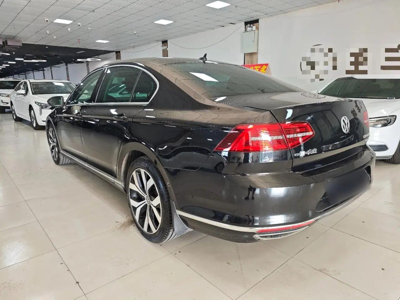 Volkswagen Magotan 2018 330TSI DSG Luxury Model — миниатюра 4