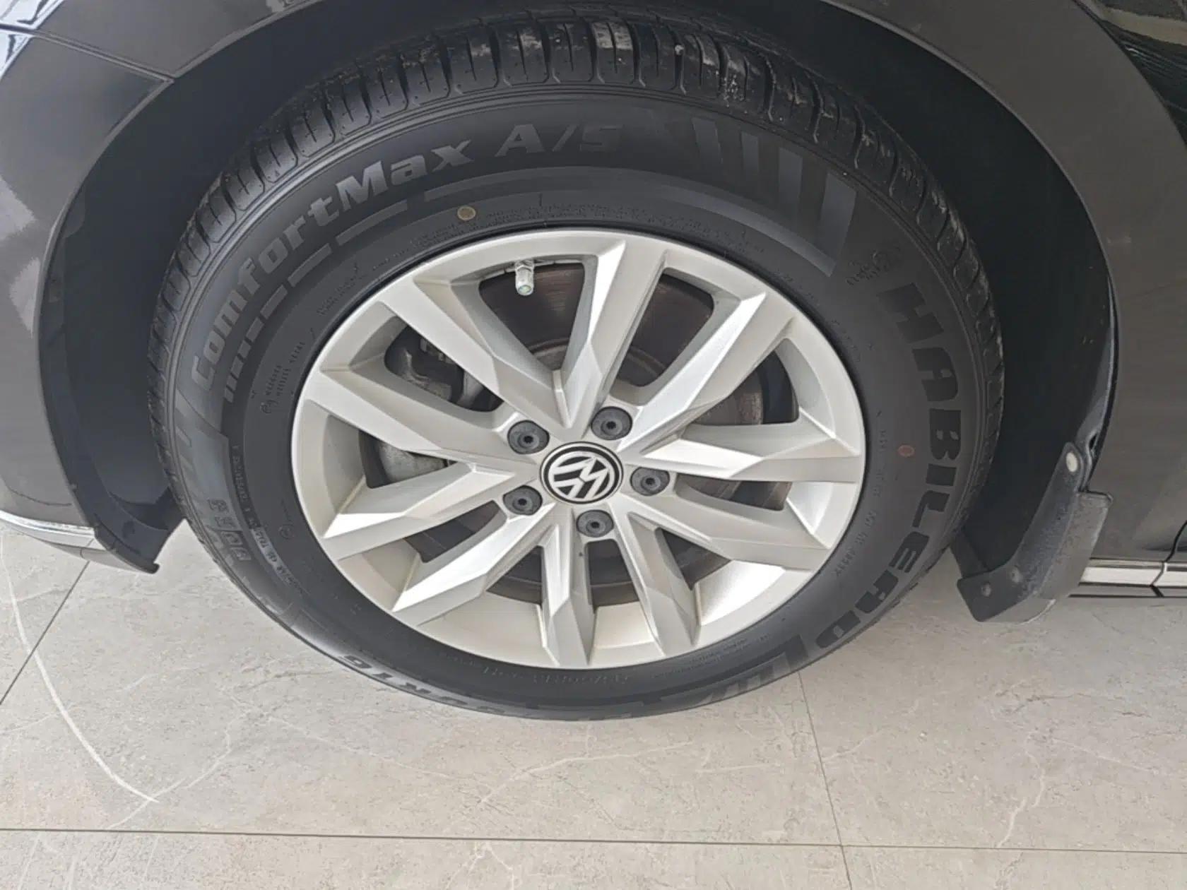 Volkswagen Magotan 2019 280TSI DSG Comfort Model China VI Standard — миниатюра 10