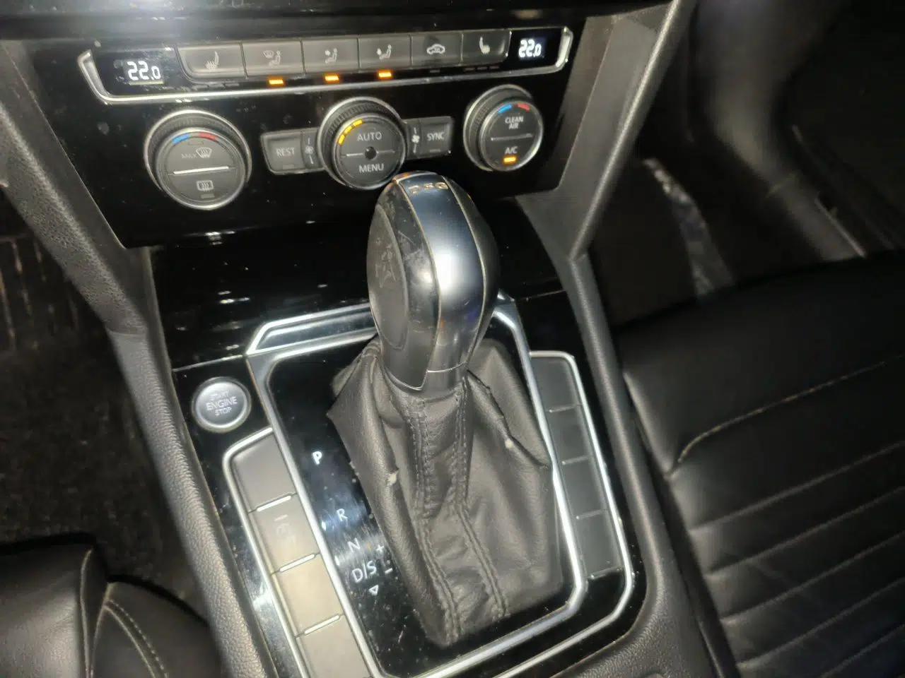Volkswagen Magotan 2018 Facelift 330TSI DSG Luxury Model — миниатюра 14