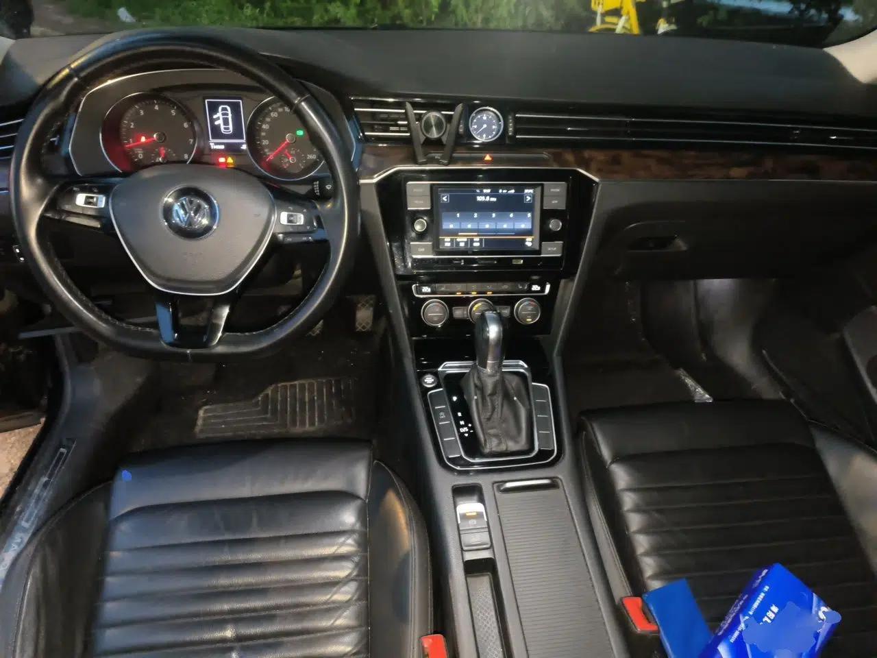 Volkswagen Magotan 2018 Facelift 330TSI DSG Luxury Model — миниатюра 9