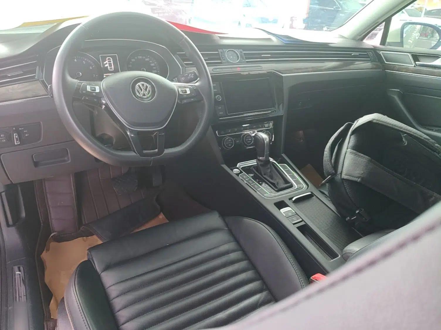 Volkswagen Magotan 2019 330TSI DSG Luxury Model China V Standard — миниатюра 12