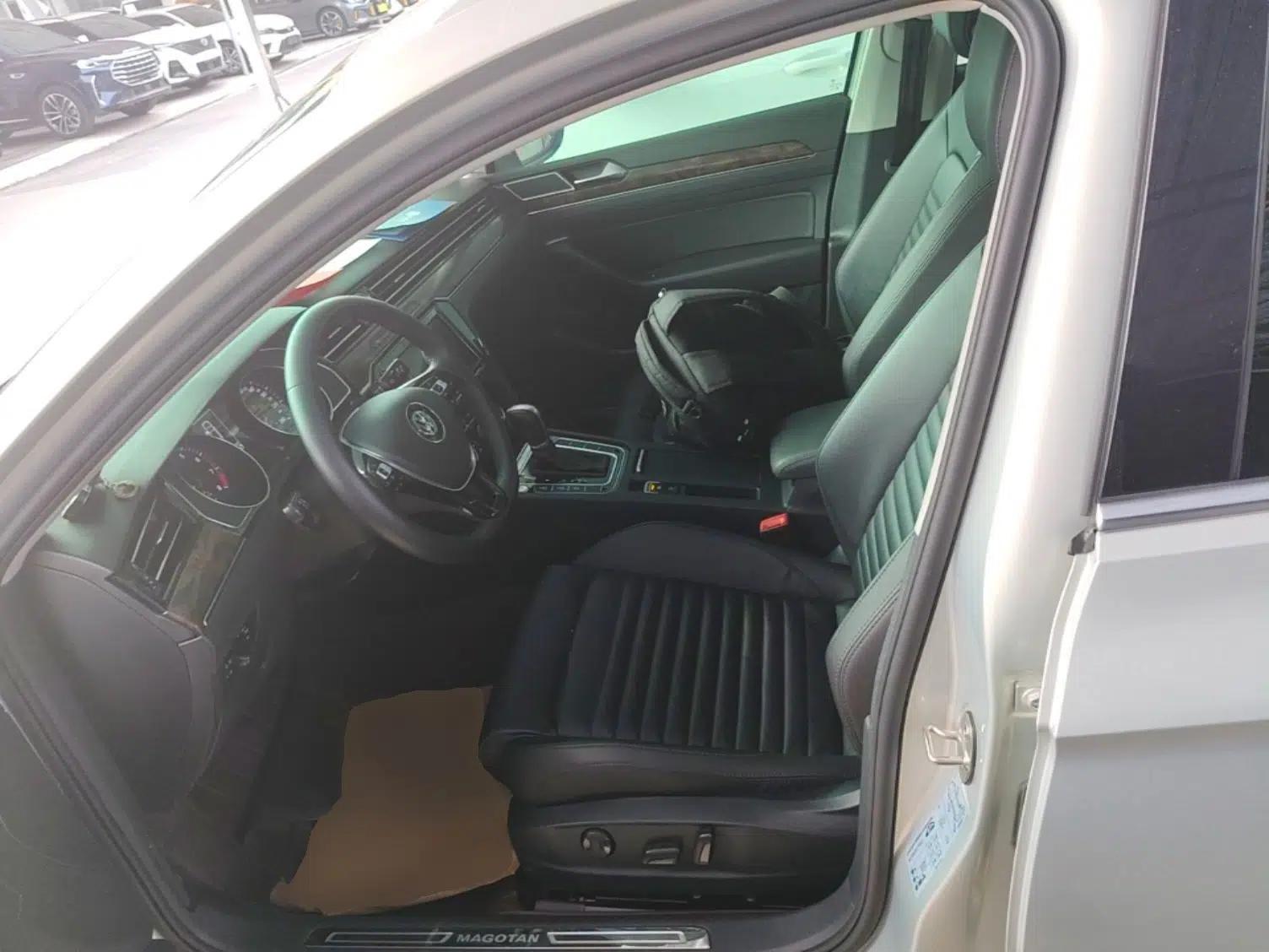 Volkswagen Magotan 2019 330TSI DSG Luxury Model China V Standard — миниатюра 17