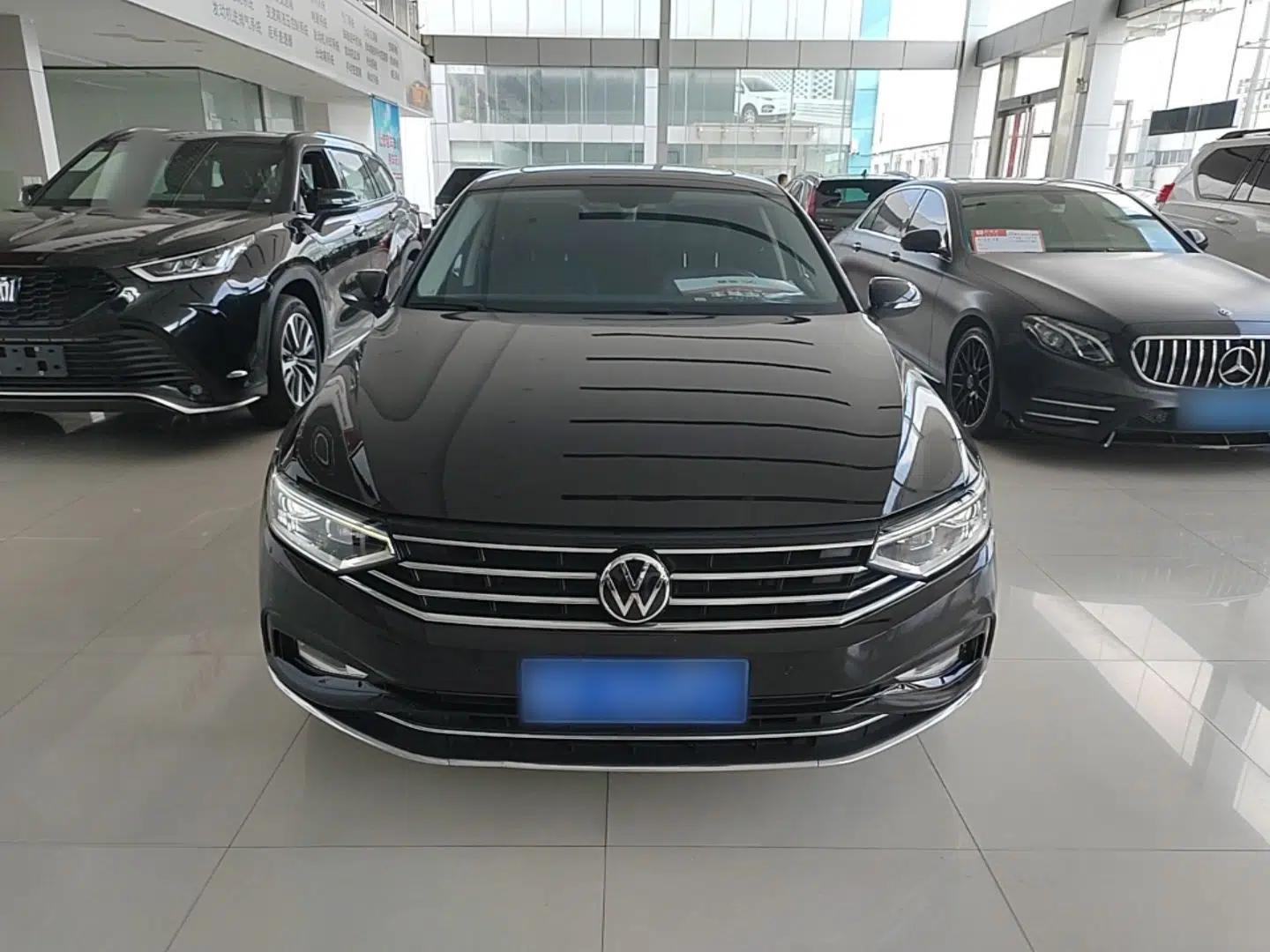 Volkswagen Magotan 2020 330TSI DSG Luxury Edition — миниатюра 2
