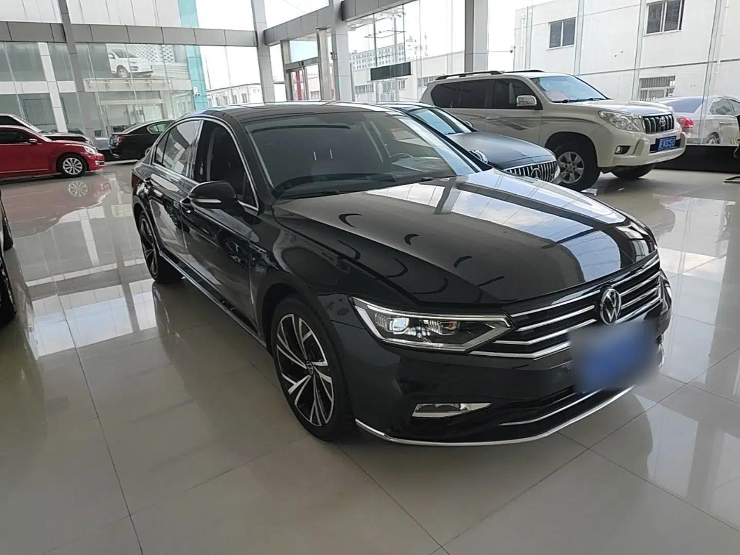 Volkswagen Magotan 2020 330TSI DSG Luxury Edition — миниатюра 3